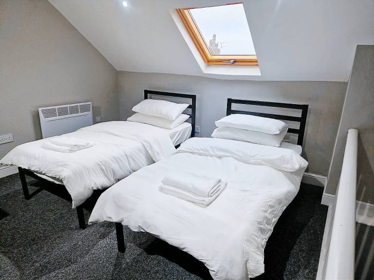 Impeccable 3 Bed Apartment in Bradford to explore