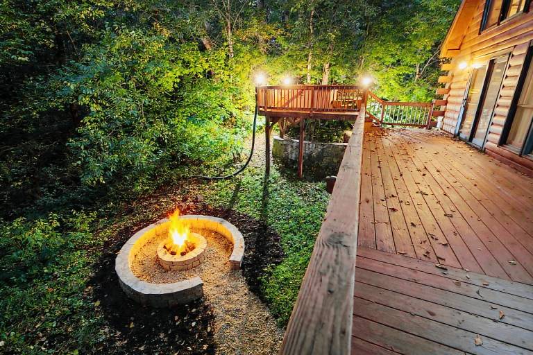 Cabin with barbecue & hot tub | Mountain view — photo 2