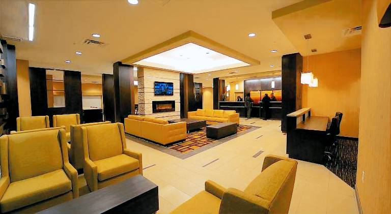 Days Inn & Suites by Wyndham Winnipeg Airport Manitoba — photo 4