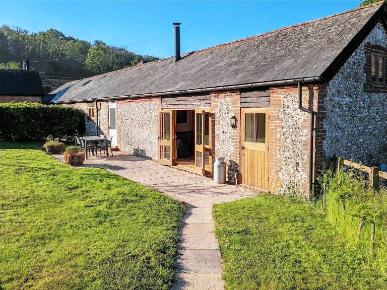 Cottage  Compton
