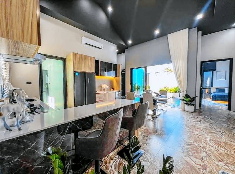 Pool Villa Pattaya Sabaidee - Private luxury home — photo 3