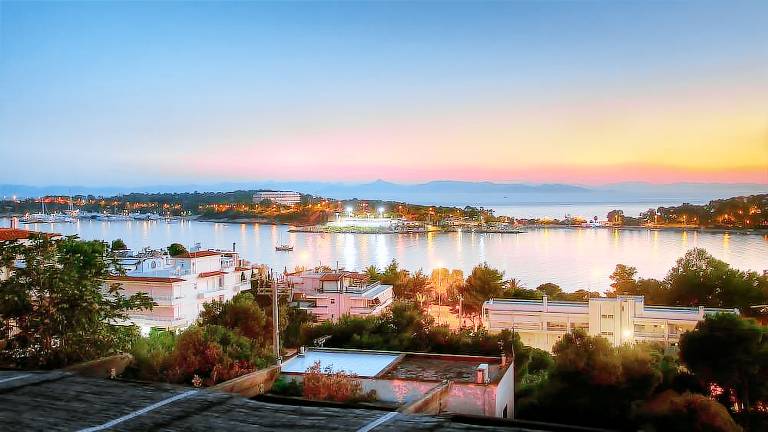 Κατάλυμα  Παραλία Καβούρι