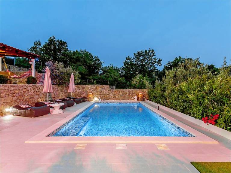 Fully equipped wonderful house with grill, private pool & garden | Dogs allowed — photo 4