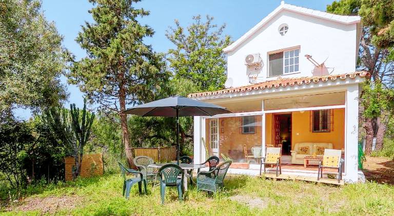 Chalet with 2 rooms for 4 persons in Estepona