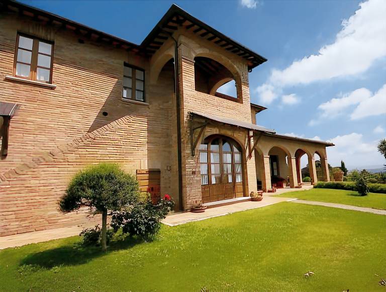 Family-friendly vacation home with garden, terrace & jacuzzi | Pets are welcome in Montepulciano