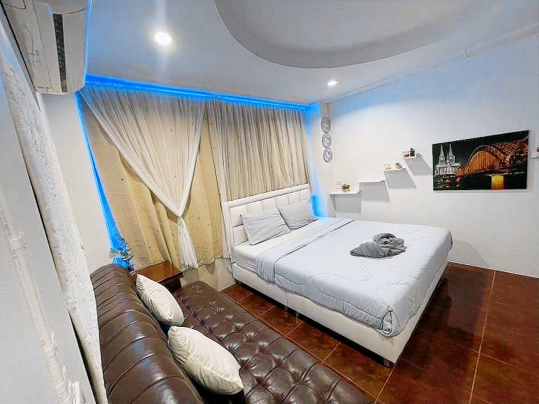 Nuttasit Apartment in Phetchaburi