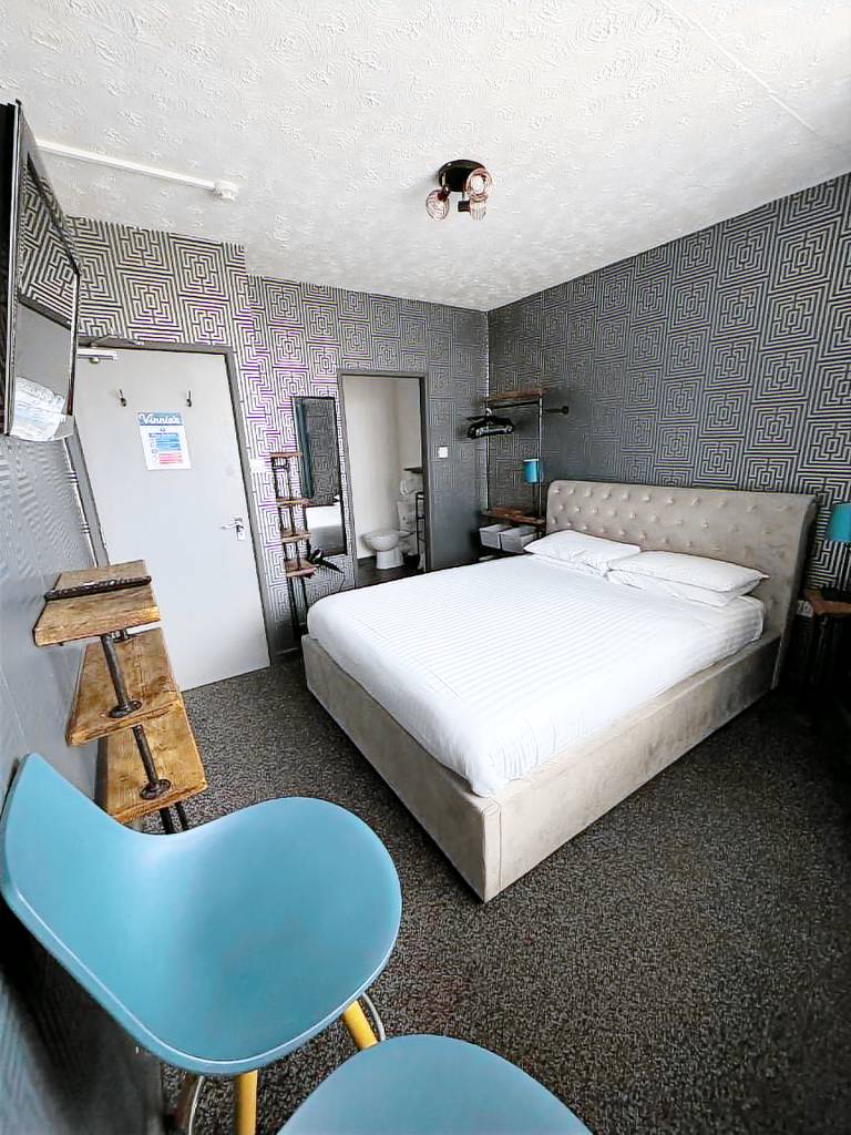 Vinnie's Hotel — photo 4