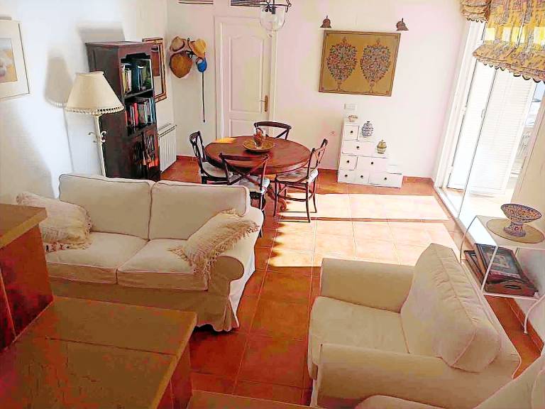 Villa with barbecue, patio & yard — photo 5
