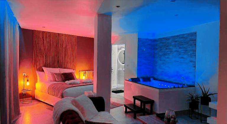 Apartment with hot tub in Dijon