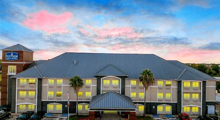 Platinum Inn & Suites Webster — photo 4
