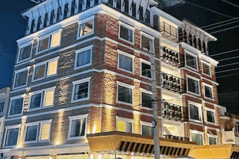 Velvet Luxe Hotel
