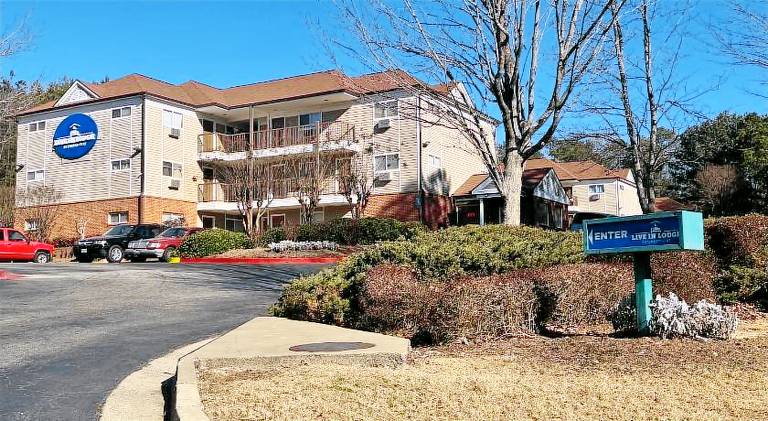 Live In Lodge Lithia Springs in Douglasville, GA
