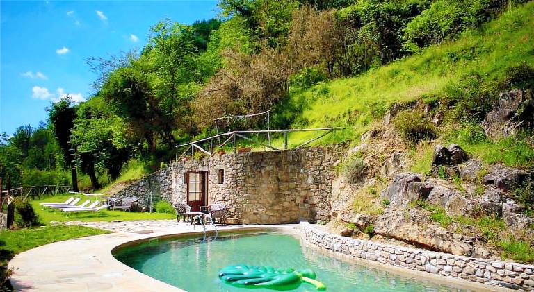Farm with terrace, pool & garden — photo 5