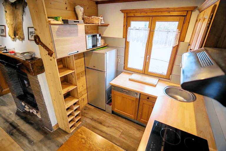 Charming chalet with hot tub, terrace & garden | Mountain view | Pets are welcome — photo 4