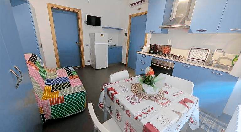 Apartment with 1 room for 4 persons — photo 3
