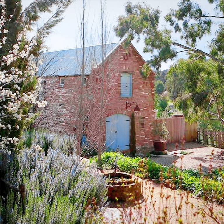 Holiday Houses & in Castlemaine from 89 HomeToGo