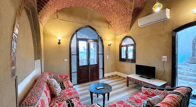 Holiday apartment with patio, BBQ & yard | Near Luxor Temple | Good for workation — photo 2