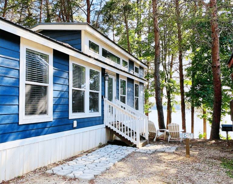 Cabin Steele Creek