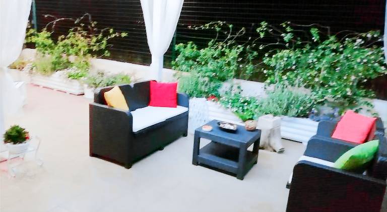 House with garden, terrace & barbeque — photo 4
