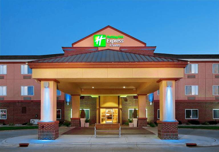 Holiday Inn Express Hotel And Suites Aberdeen By IHG in Aberdeen, SD