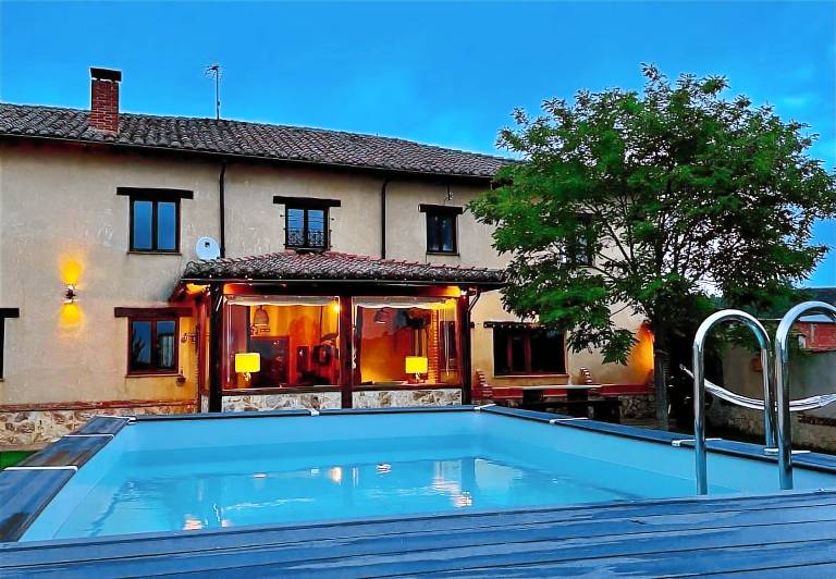 House with grill, patio & private pool | Mountain view | Good for workation — photo 2