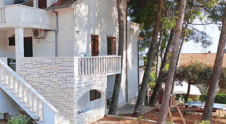 Apartments and rooms with parking space Jagodna, Hvar - 24399 — photo 4