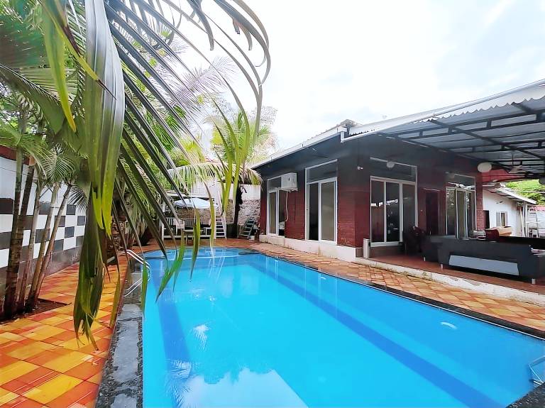 3000 m&sup2; Villa