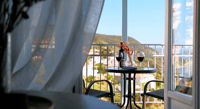 Charming vacation home with terrace | Dogs allowed — photo 3