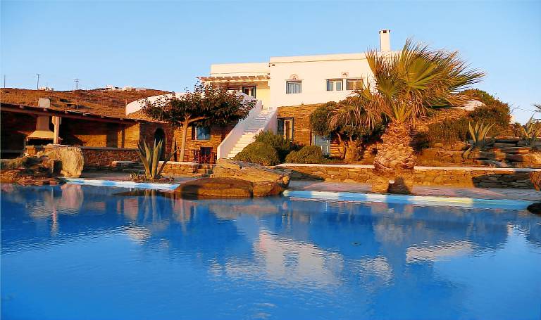 Villa Tinos
