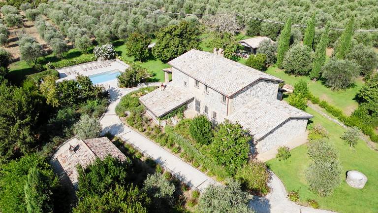 Family-friendly big vacation home with patio, jacuzzi & private pool | Pets allowed — photo 2