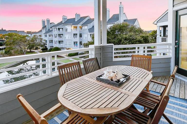 Duck Crossing Canalfront Views Dog Friendly and Community Pool — photo 4