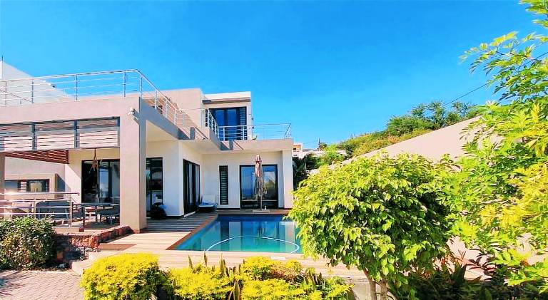 300 m&sup2; Villa