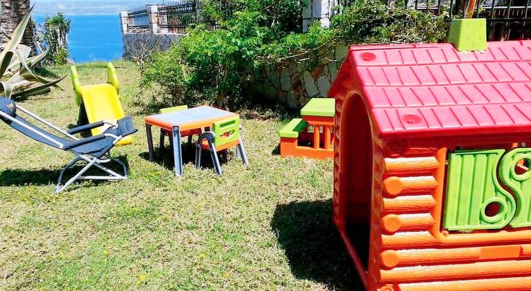 Rental apartment with terrace, barbeque & garden — photo 3