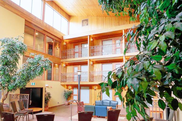 Banff Ptarmigan Inn — photo 2