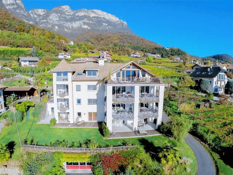 Fully equipped pleasant apartment with patio, pool & barbeque | Pets allowed — photo 3