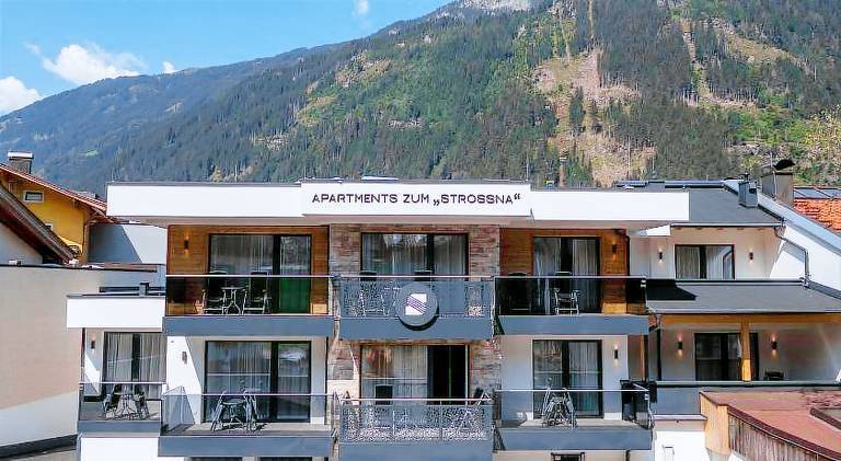 Holiday apartment with sauna & pool | Next to the ski | Pets are welcome in Mayrhofen
