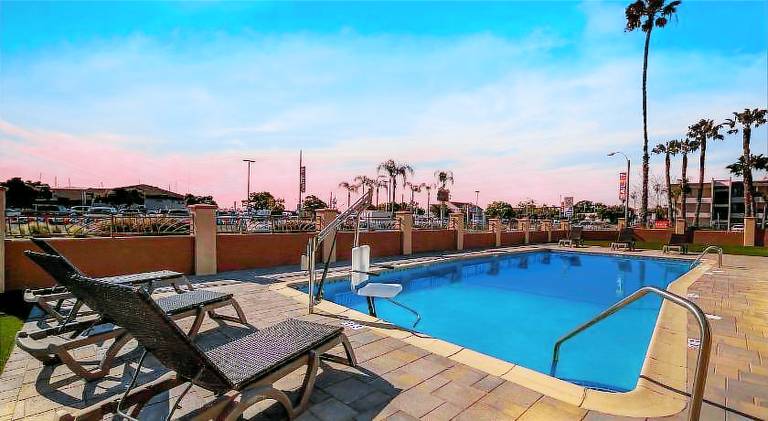 Comfort Inn San Diego Airport At The Harbor — photo 2