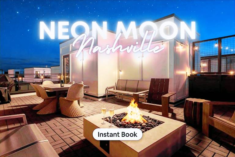 Luxe 4BR Retreat with Rooftop Fire Pit Garage