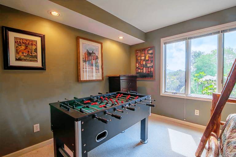 Vacation home with pool & BBQ | Mountain view — photo 3
