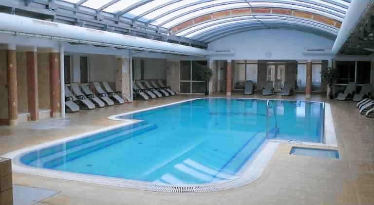 Apartment with terrace, heated pool & sauna | Good for workation in Zalakaros