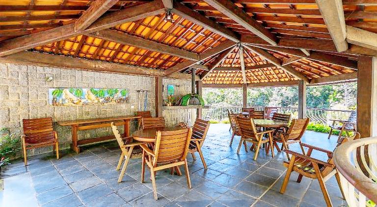 Vacation home with pool | Pet-friendly — photo 3