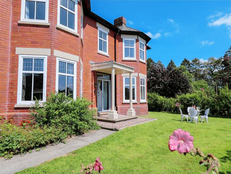 Cottage Llandovery