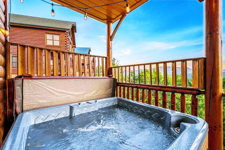 Family-friendly nice cabin with pool, barbeque & hot tub | Mountain view | Pet-friendly — photo 3