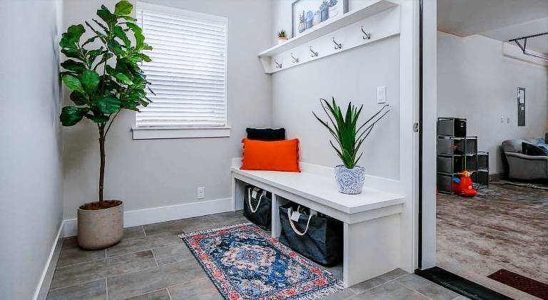 Vacation home with jacuzzi | Pets are welcome — photo 5