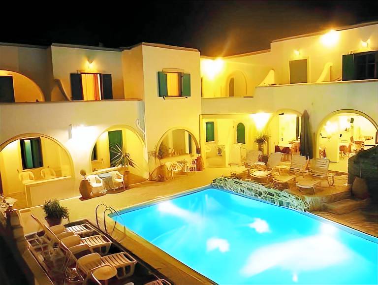 Charming serviced apartment with patio & pool | Beach nearby | Pets are welcome in Paro