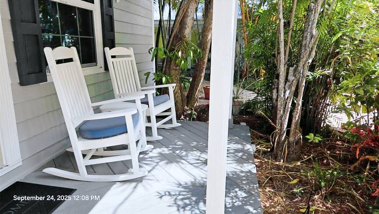 House with barbeque, garden & heated pool | Near Southernmost Point | Garden view — photo 3