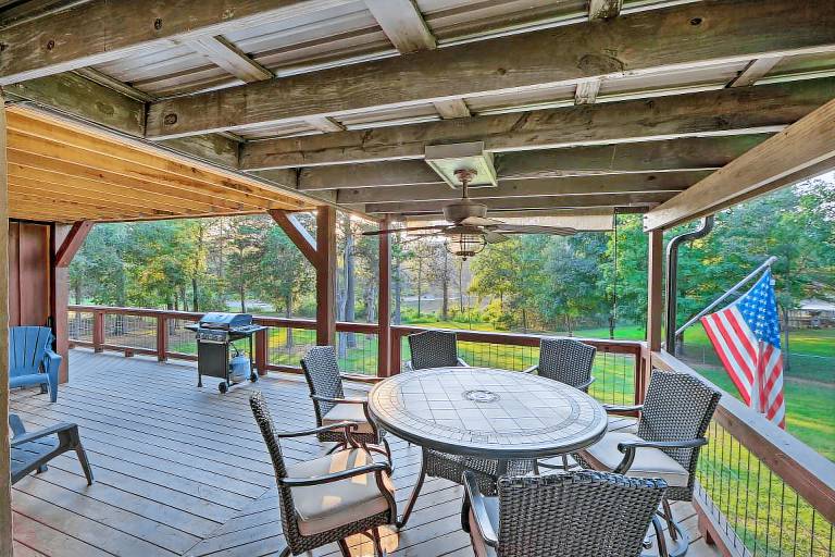 Waterfront Beaver Lake Hideaway w/ Kayaks & More! — photo 2