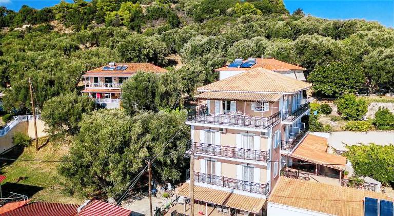 Bratis Apartments in Zakynthos