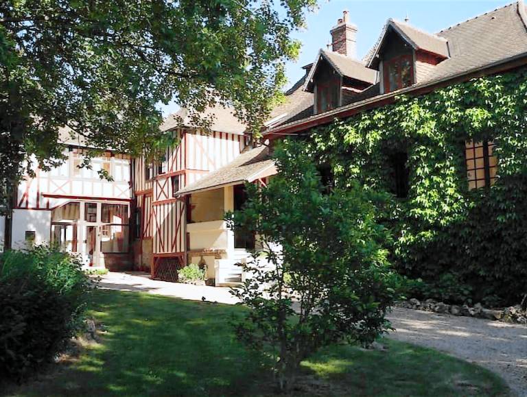 House Treis-Sants-en-Ouche