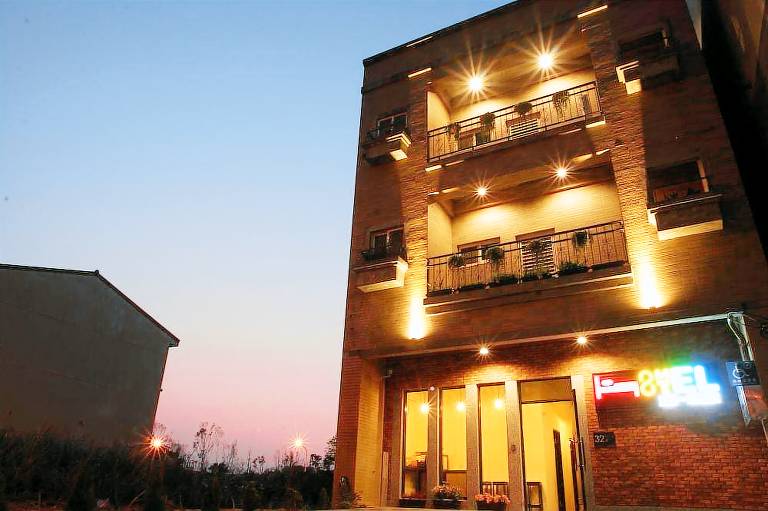 Douzi Stay near Metro - Hostel in Taoyuan City
